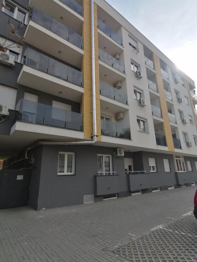 Spring Deluxe Apartment Novi Sad Luaran gambar